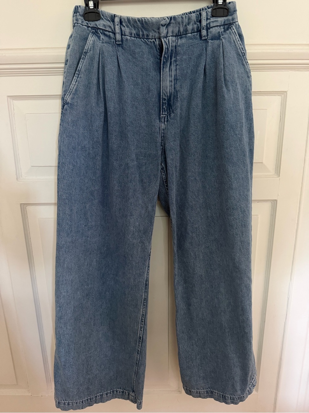 GAP Women's Wide-Leg Pleated Jeans - Light Blue